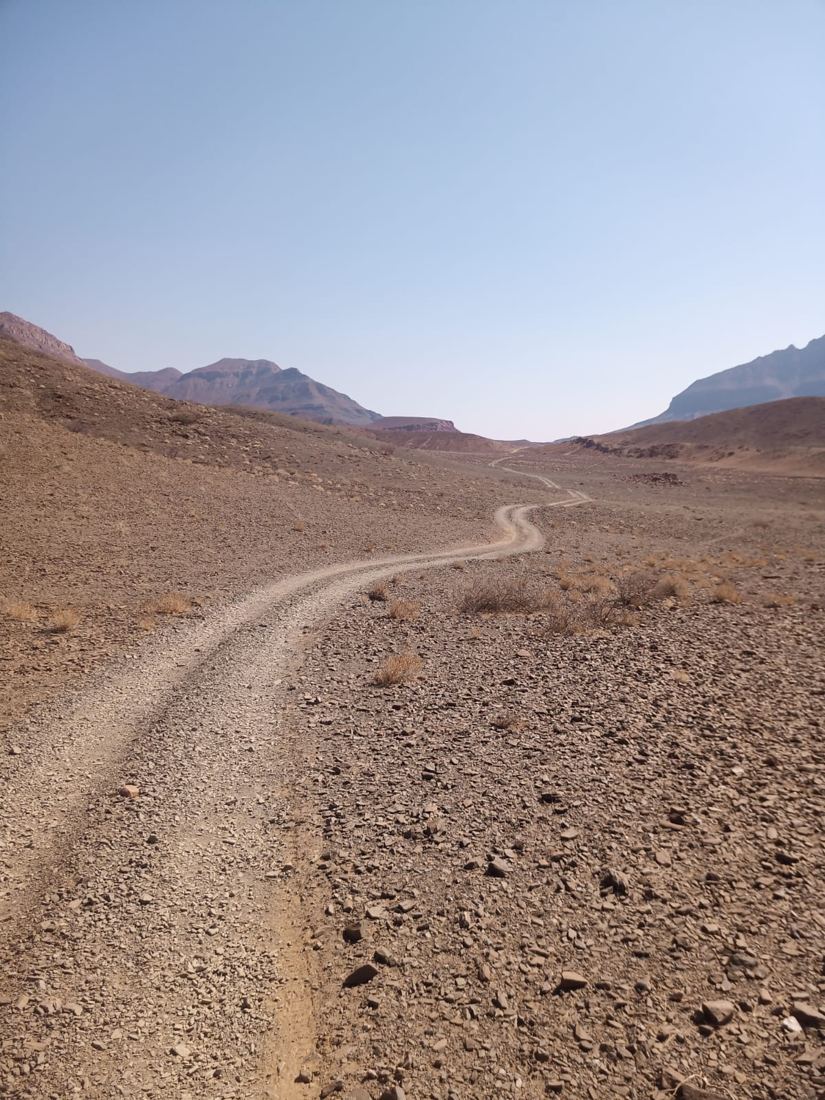 Climbing out the horusib river