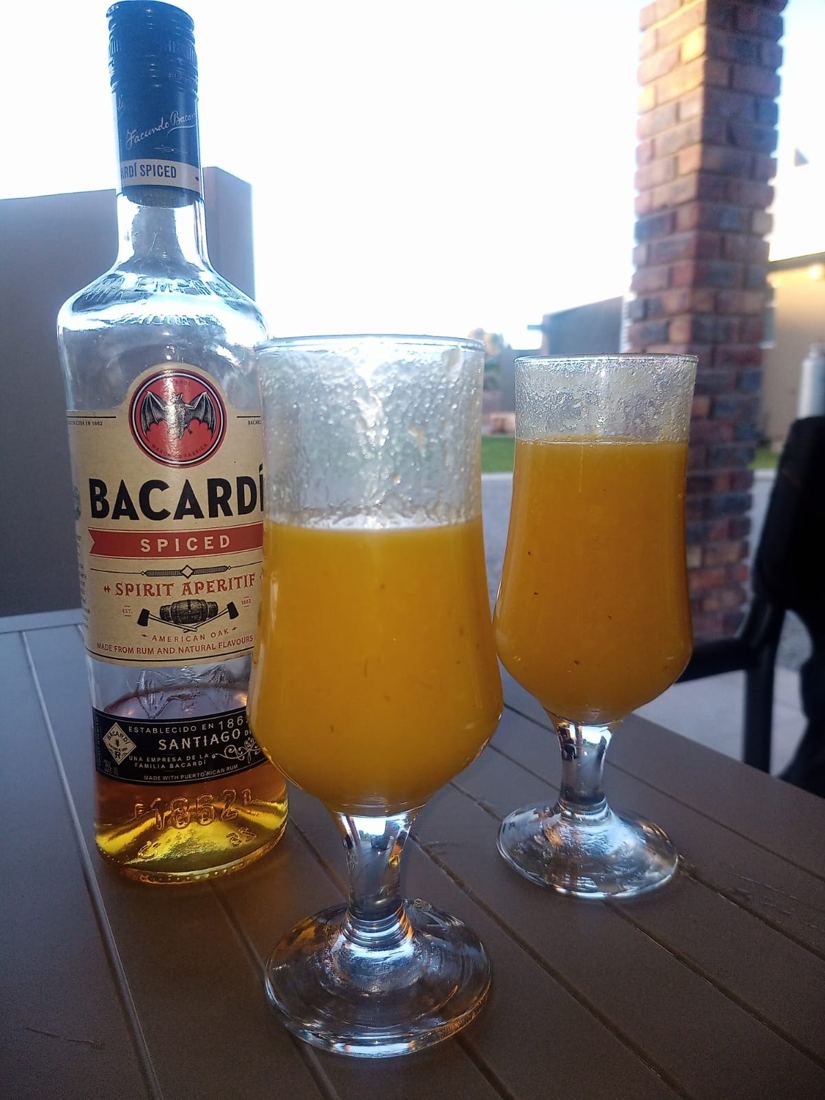 More pineapple and mango cocktails at the end of the day, monday the trip contin